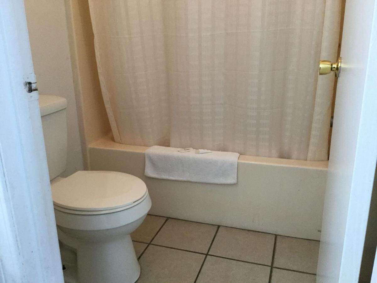 American Inn Metter Екстериор снимка